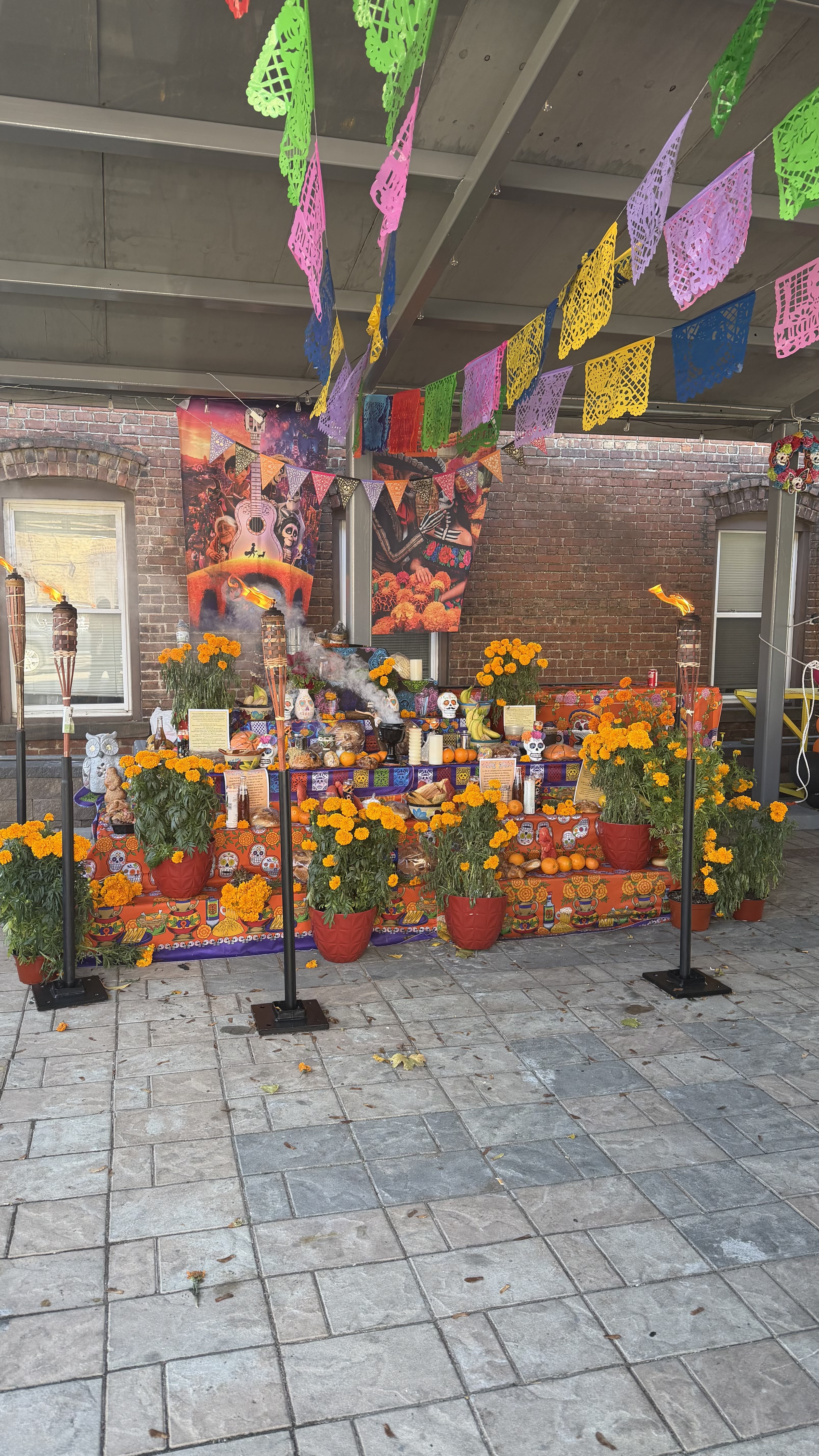 Community ofrenda for Día de los Muertos